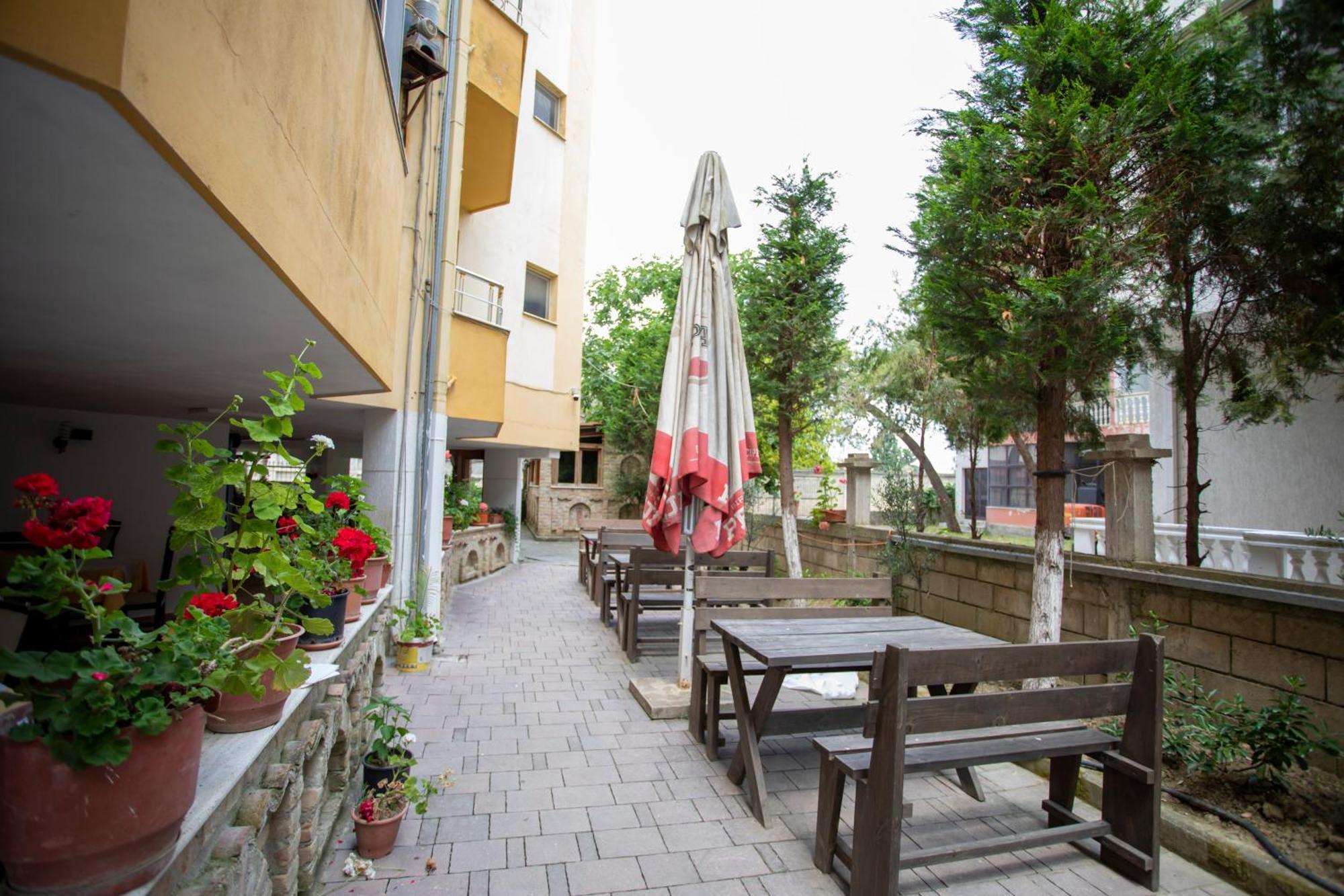 Hotel Sunrise Golem  Exterior photo
